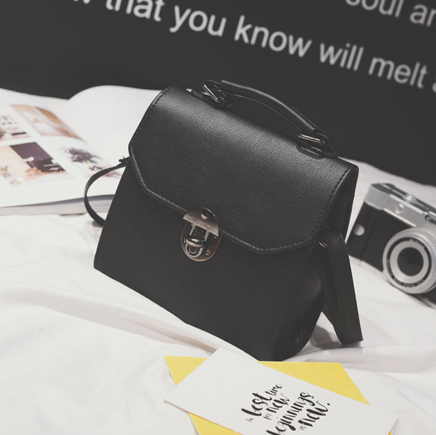 Vintage diagonal cross bag