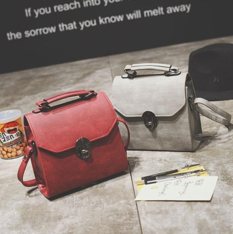 Vintage diagonal cross bag